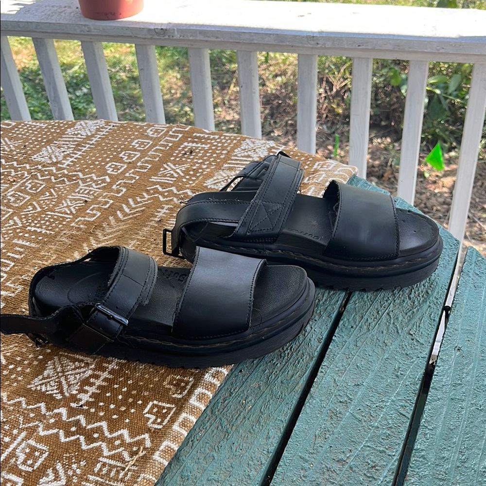 Women’s doc martens size 7